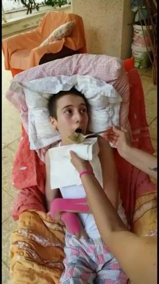 Aleyna Kalaycıoğlu kardeşi için isyan etti: Doktor ihmali yüzünden engelli kaldı