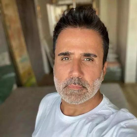 Sır gibi sakladığı oğlunu sahneye çıkardı KÜÇÜK EMRAH