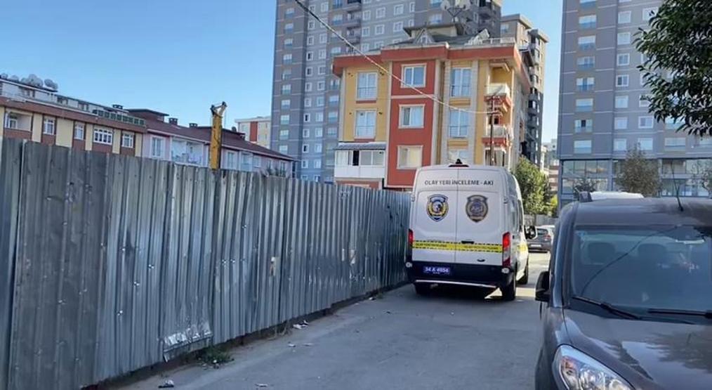 Bağcılarda panik dolu anlar Tadilat için çatıya çıkan usta hemen polisi aradı