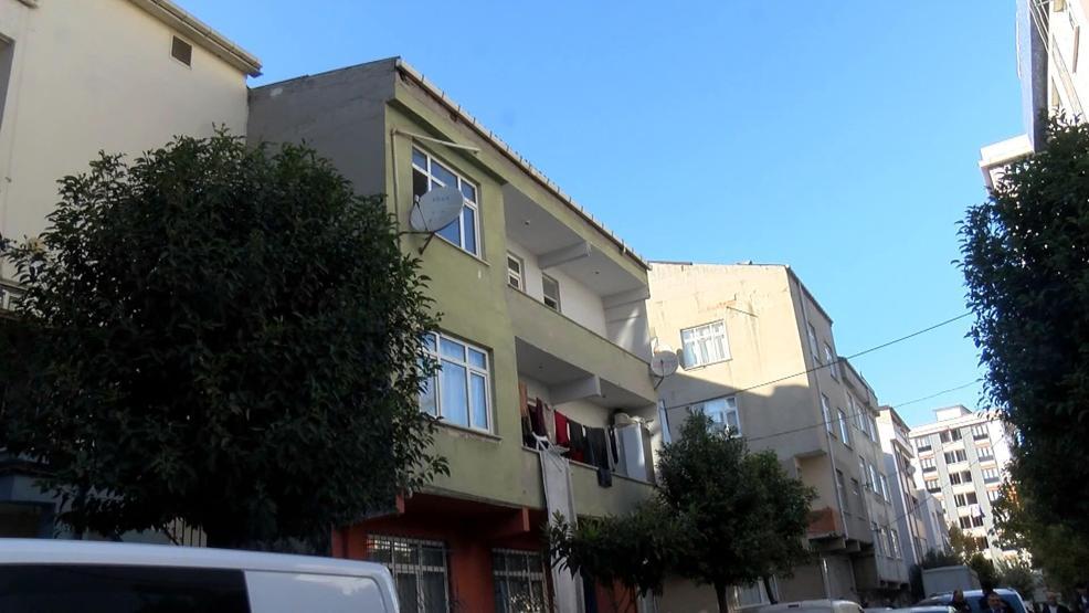 Bağcılarda panik dolu anlar Tadilat için çatıya çıkan usta hemen polisi aradı