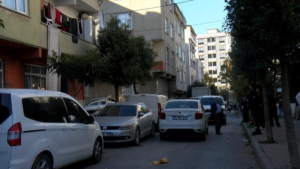 Bağcılarda panik dolu anlar Tadilat için çatıya çıkan usta hemen polisi aradı