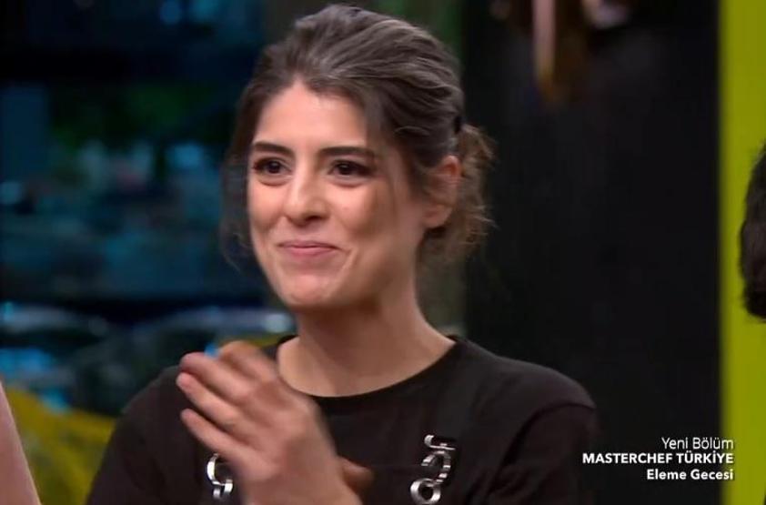 2 yıl sonra bir ilk: Kaşık attı MasterChef Mehmet Şef yılın ilk kaşığını hak eden yarışmacıyı açıkladı