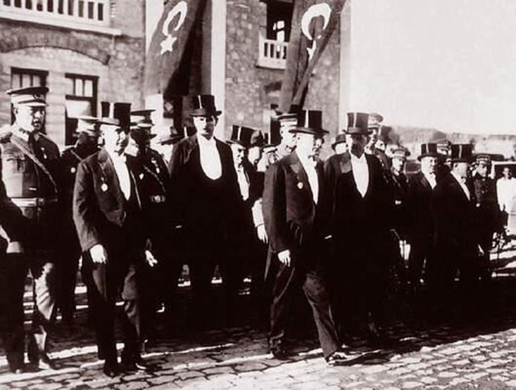 Türkiye Cumhuriyet 101 yaşında Tarihi sözler: ‘Cumhuriyet’i ilk kez o yemekte açıkladı