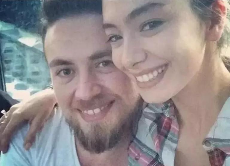 HER YAPTIĞI OLAY OLUYOR SİZ BİR DE ABİSİNİ GÖRÜN: RESMEN İKİZLER
