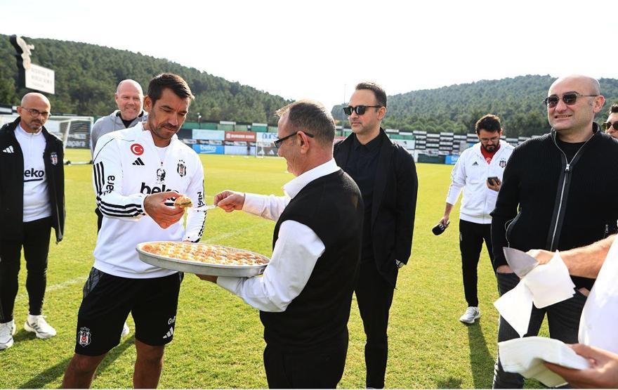 Beşiktaş Yönetimi’nden takıma moral ziyareti