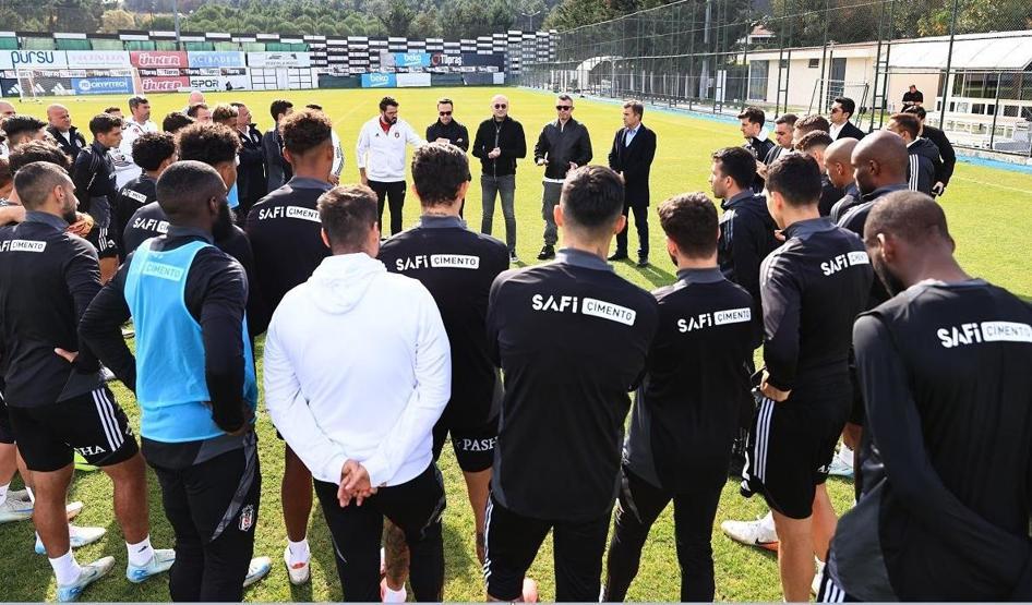 Beşiktaş Yönetimi’nden takıma moral ziyareti