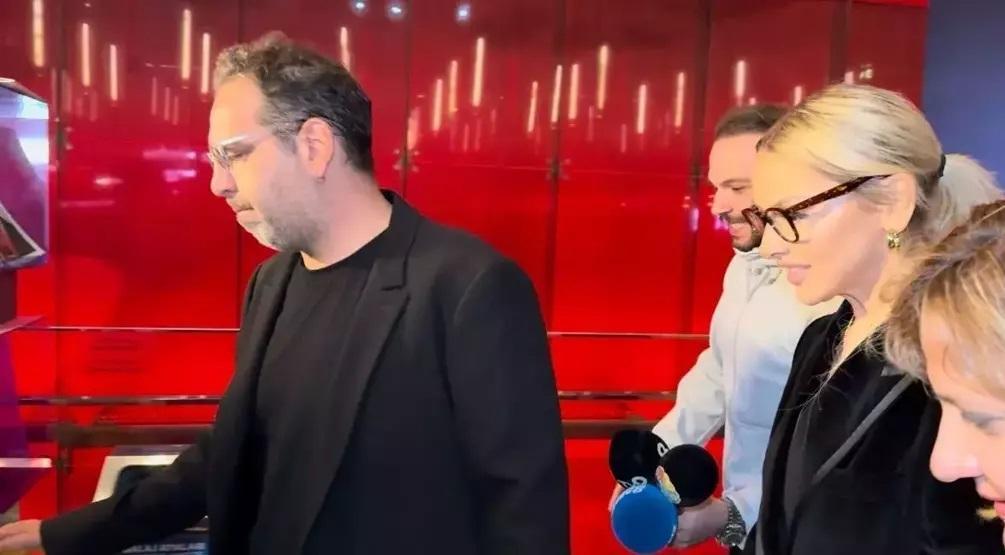 Hadisenin tarzı İnci Tanelerinin Dilberini aratmadı AMAN HAZAR ERGÜÇLÜ GÖRMESİN