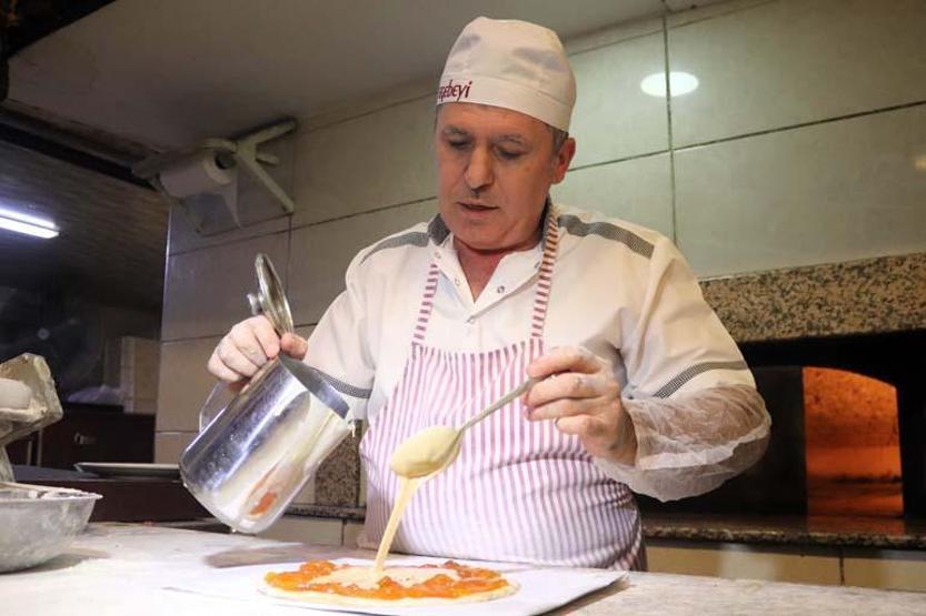 Dubai çikolatasına İzmirden rakip: Bal kabaklı tahinli pide