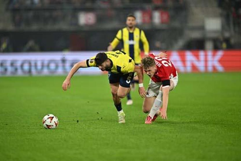 Fenerbahçe’nin AZ Alkmaar oyununu Mourinho mu bozdu Dünkü mağlubiyete kim ne dedi