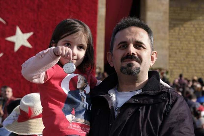 Anıtkabire ziyaretçi akını: 7den 70e Atatürke özlem