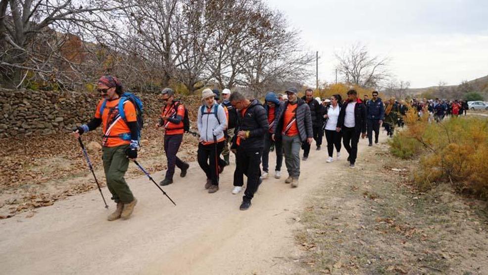 DOĞAL AĞRI KESİCİ Etkisini duyan buraya koşuyor Türkiyenin her yerinden ziyaretçi akını var Hem şifa dağıtıyor hem de... Tarihi Sulu Mağara...