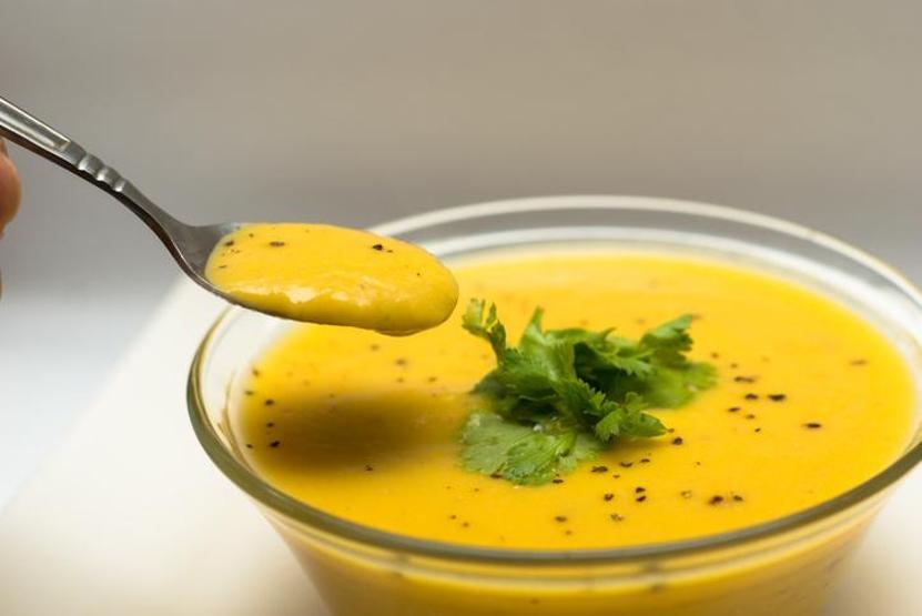 MASTERCHEFE DAMGA VURAN LEZZETLER Sopa De Crema, Tikvenik, Chiles En Nogada, Fesenjan, Waldorf Salata, Valassky tarifi ve püf noktaları
