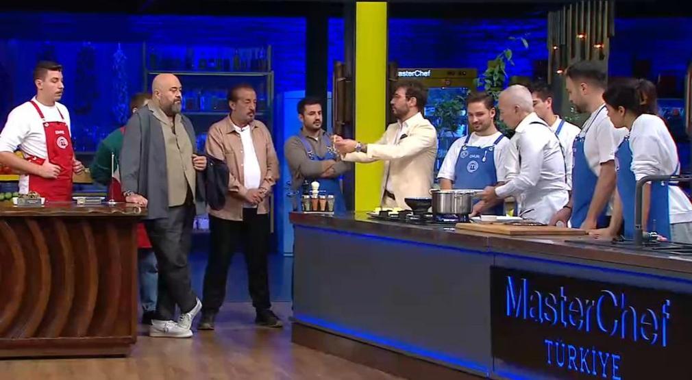 İTALYAN LEZZETİ MASTERCHEFTE Danilo Zanna öve öve bitiremedi Fettuccine Alfredo tarifi ve püf noktaları: Tavuk ve mantar kullanmayın