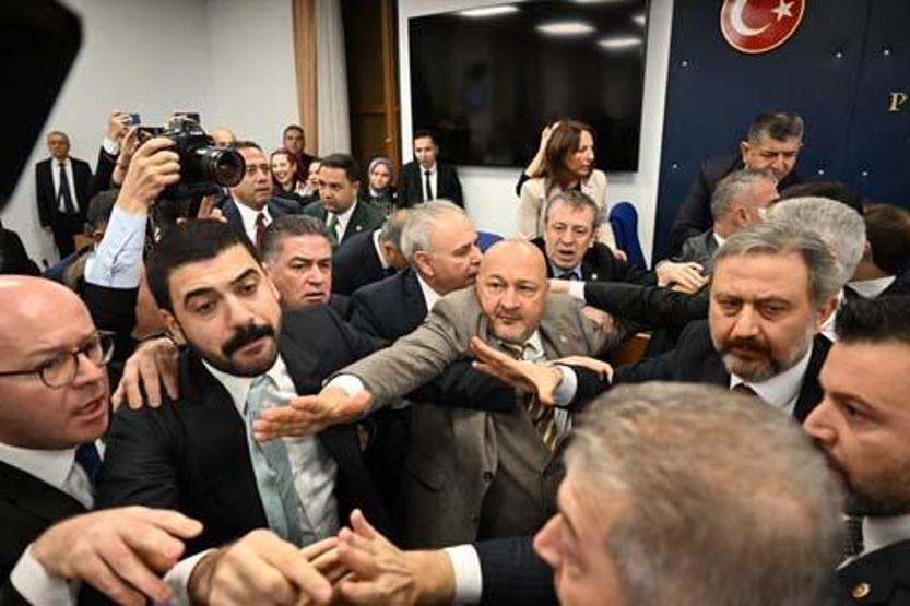 Mecliste Bakan Yerlikayanın önüne barikat Abdulkadir Selvi yazdı: İsmet Paşa’nın ismini çok yâd ediyorum