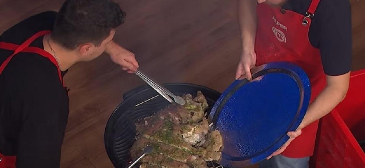 MASTERCHEF YARIŞMACILARINDAN LEZZETLİ BALIK YEMEĞİ Yiyeni kalkan gibi koruyor, vitamin deposu: Kalkan balığı tarifi ve püf noktaları