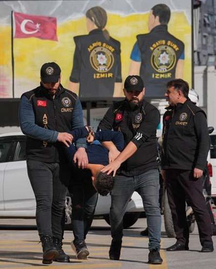 HABER || İzmirde 3 polisi yaralamışlardı Adliyeye sevk edildiler