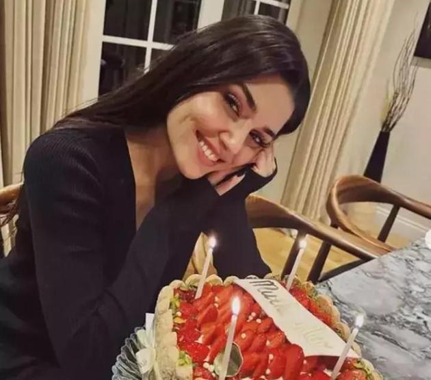 Hande Erçelin yeni pozları beğeni topladı