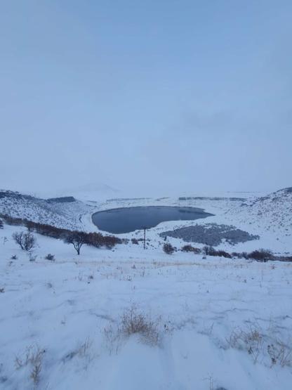 Kapadokya’nın kalp şeklindeki Narlı Gölde kış güzelliği