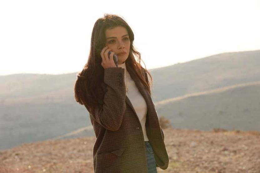 Uzak Şehire mektup yağıyor Sinem Ünsala Mardinden mektup var Köyün güzel kızlarından özenle yazılmış satırlar