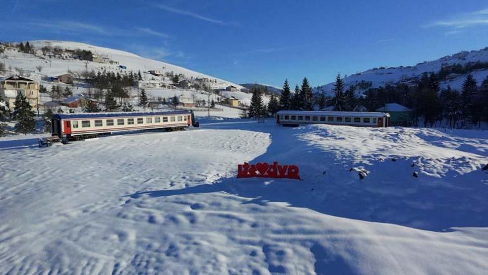 Her yıl yerli ve yabancı turist akınına uğruyor Perşembe Yaylasında kar güzelliği