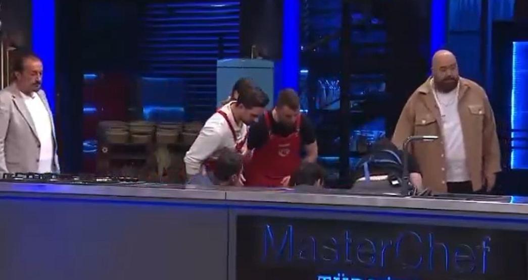MasterChef Beyza bir anda yere yığıldı STÜDYODA PANİK DOLU ANLAR