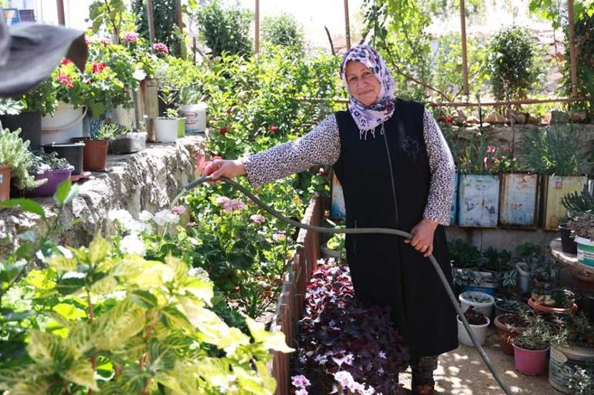 Evinin her tarafına ekti 500e yakın çeşidi var Gören hayran kalıyor... Eğer satış yapsaydım çok kazanırdım