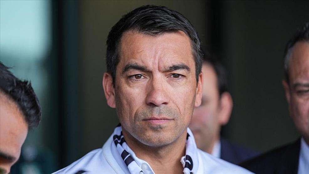 Van Bronckhorst ve ekibiyle ilgili şok gerçek ortaya çıktı
