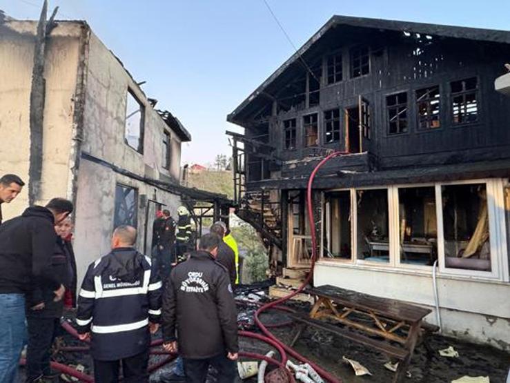 Aynı ilçede 4 günde 3üncü yangın Dumanlar gökyüzünü kapladı