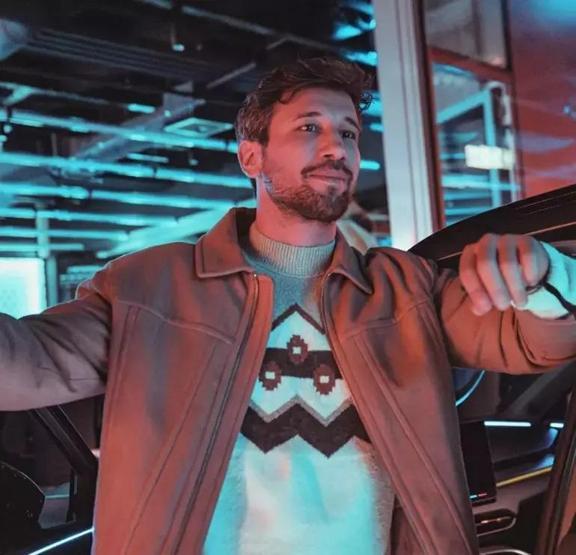 Survivor 2025 kadrosunda yer alan Adem Kılıçcı sevenlerine teşekkür etti: TELEFONUM KİLİTLENDİ