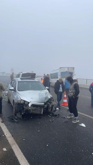 Diyarbakır’da 3 ayrı noktada zincirleme kaza: 21 yaralı