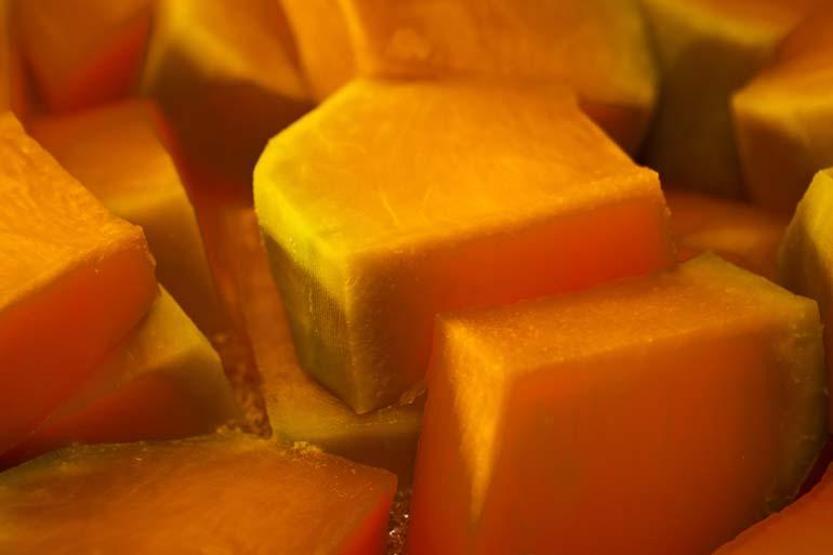 Sindirimi düzenliyor, kemikleri güçlendiriyor Balkabağını bu besinlerle tüketirseniz etkisi katlanıyor