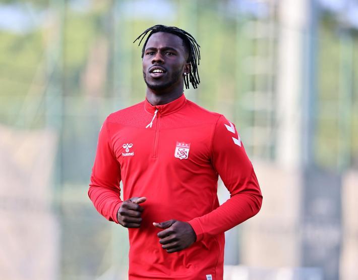 Adı Mauro Icardinin ayrıldığı eşi Wanda Nara ile anılmıştı Sivasspordan Keita Balde kararı...