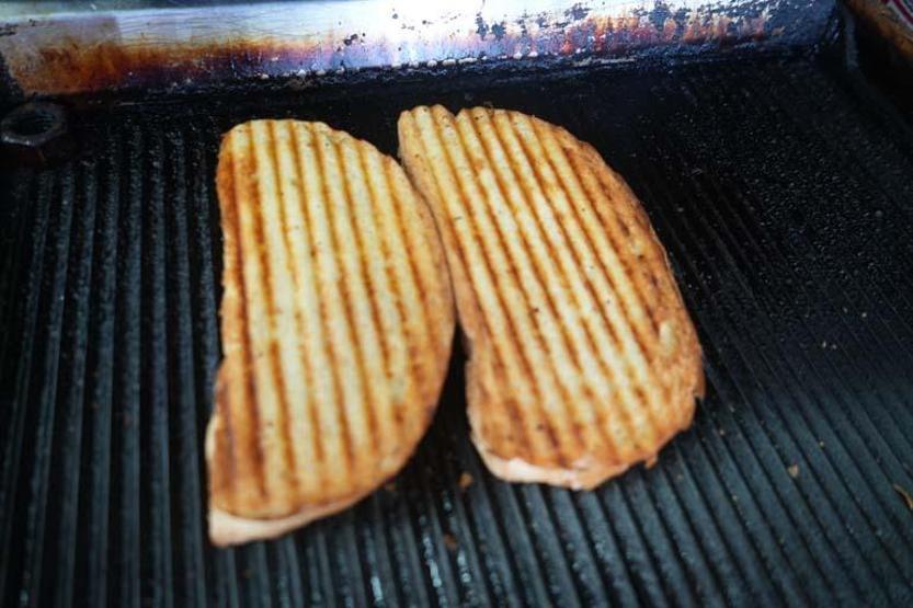 Türkiyenin damak çatlatan lezzeti: Ayvalık Tostu