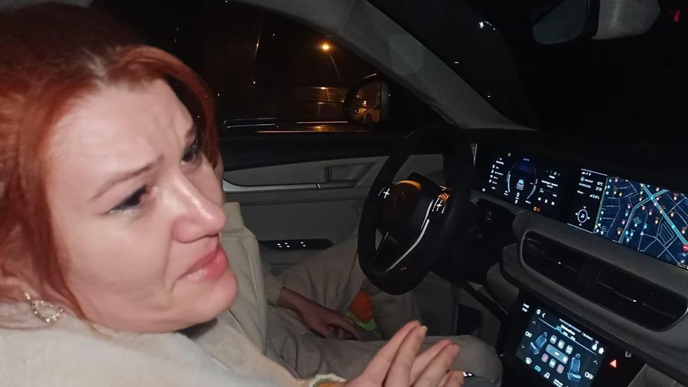 Ferdi Tayfurun sevenleri hastaneye akın etti Dua edip gözyaşı döktüler