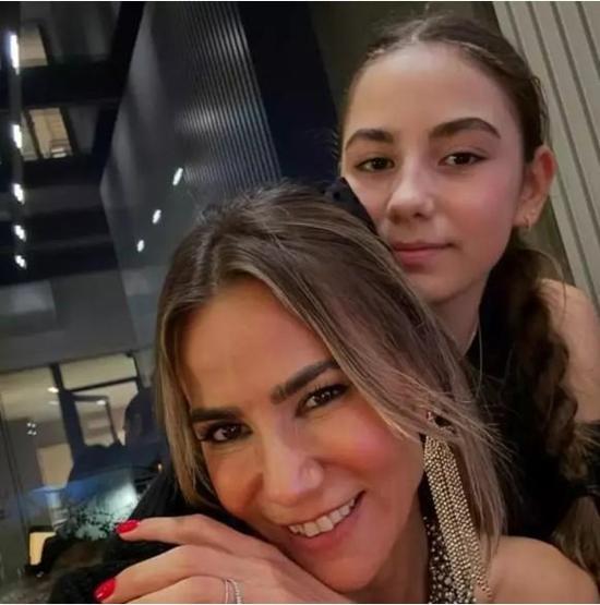 Bir dönem Türkiyenin en güzel kadınıydı Çocuklarını görenler kardeşi sanıyor