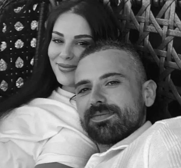Babası Ferdi Tayfurun ölümüyle sarsılan Tuğçe Tayfura eşinden duygusal mesaj ZAAFİYETİMSİN KADIN