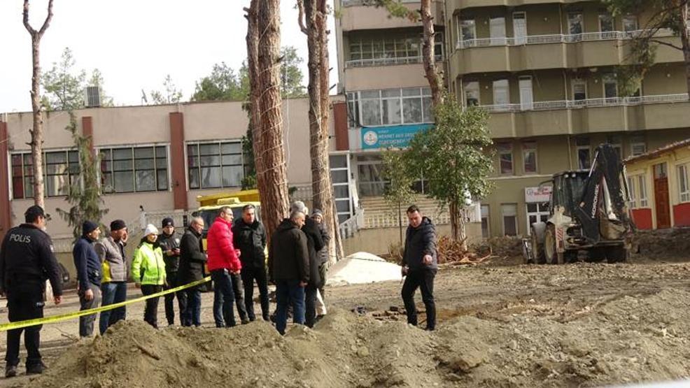 İşçiler neye uğradıklarını şaşırdı Kazdıkları her yerden insan kemikleri çıktı