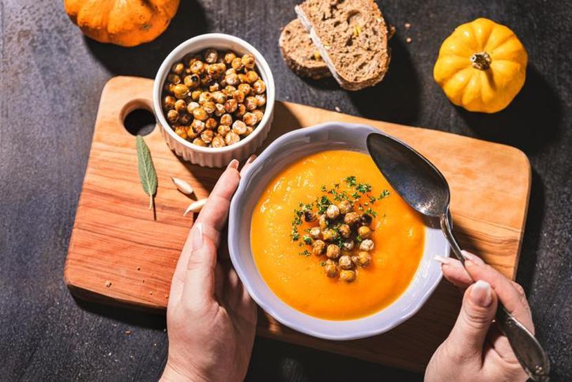 Aşçıların sır gibi sakladığı tarif A, C, E ve K vitamini, demir, magnezyum deposu Meğer bal kabağı çorbasının lezzeti onda gizliymiş