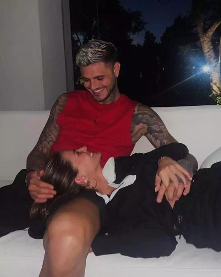 BOMBA İDDİA Aman Wanda Nara duymasın Galatasarayın yıldızı Mauro Icardi ile China Suarez bebek bekliyor