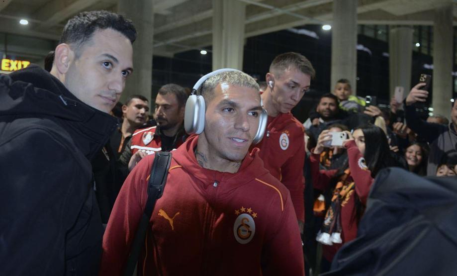 Galatasaray, Mersin’de coşkuyla karşılandı