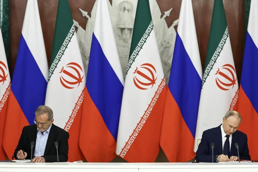 Stratejik ortaklık anlaşması imzalandı: Putin ile Pezeşkiyan Moskovada görüştü