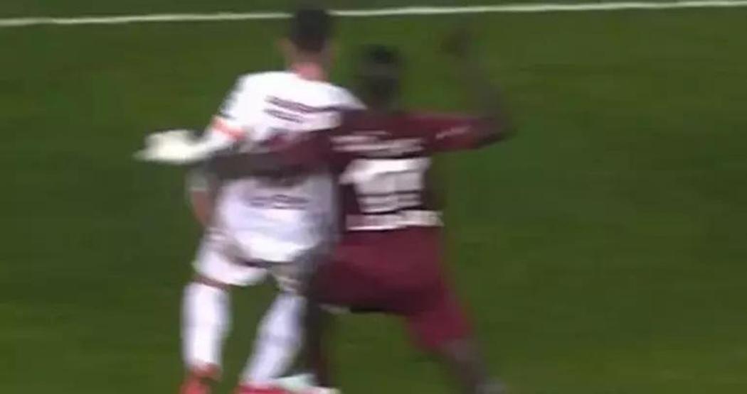Eski hakemler, Galatasarayın penaltı beklediği pozisyonu yorumladı İşte Hatayspor maçının tartışmalı pozisyonları...