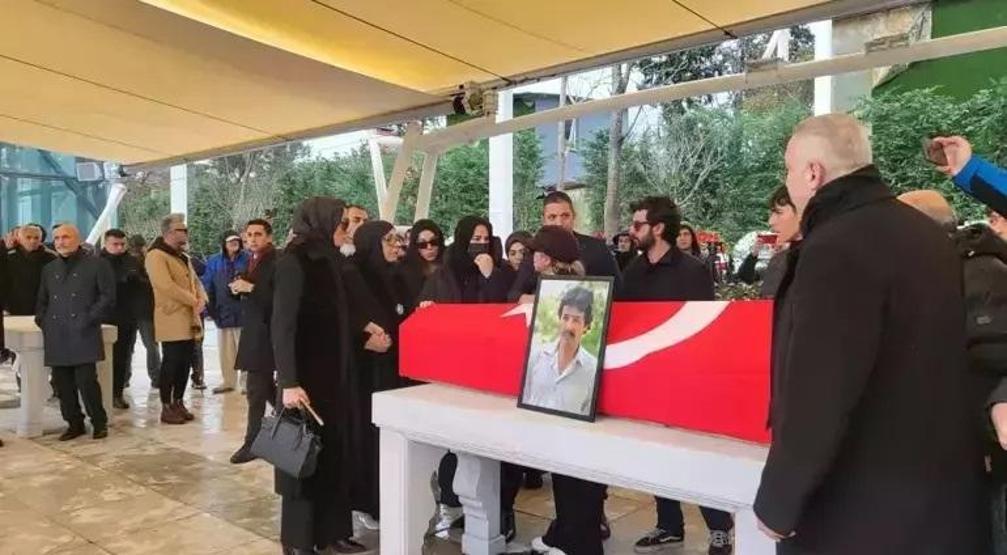 Oğlu doğum gününde, Ferdi Tayfur’u böyle andı: NURLAR İÇİNDE UYU ASLAN BABAM