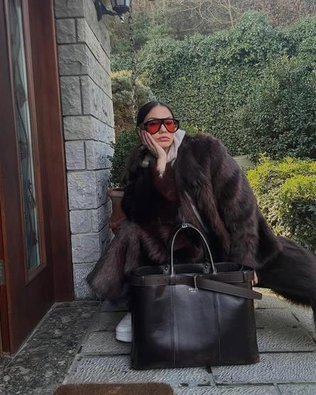 Demet Özdemirin 286 bin TLlik tarzı gündem oldu GÖREN BİR DAHA BAKTI