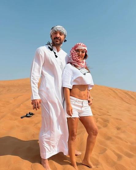 Kim der ki 52 yaşında 11 kilo veren Demet Akalının çöl pozları olay oldu Photoshop yapmayan tek ünlü