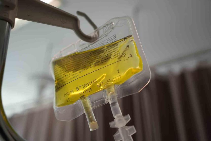 Sağlık Riskleri ve Bilinçsiz Uygulamalar: “Sarı Serum” Piyasası Yayılıyor