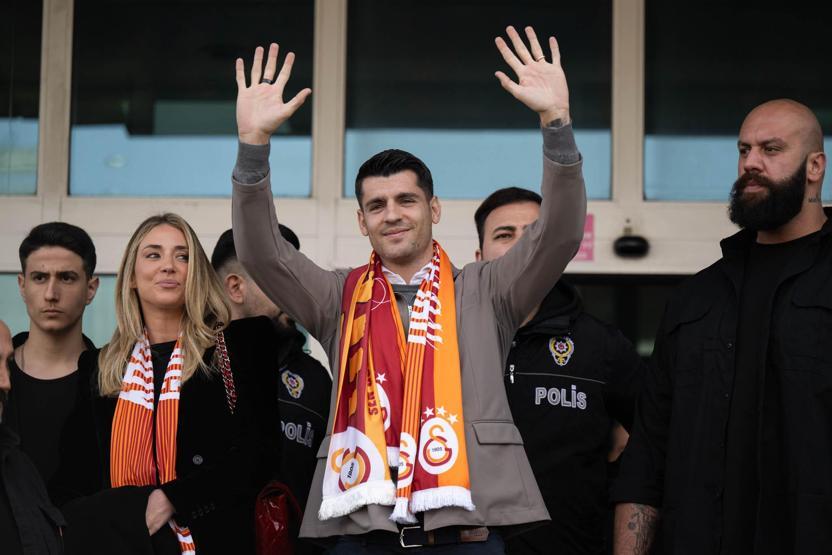 Galatasarayın yeni transferi Alvaro Morata, İstanbulda ilk üçlüsünü çektirdi