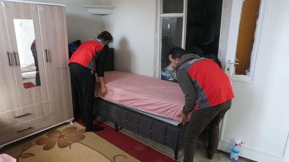 Mahalleli kötü koku üzerine yardım istedi: Eve giren ekipler şok oldu