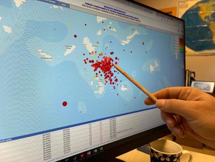 Egedeki depremler sonrası kritik uyarı: Tsunami tehlikesi oluşabilir