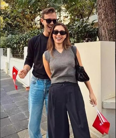 Cemre Baysel ve Cem Adrian bir arada